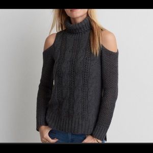 NWT AEO Cold Shoulder Turtleneck Sweater sz M
